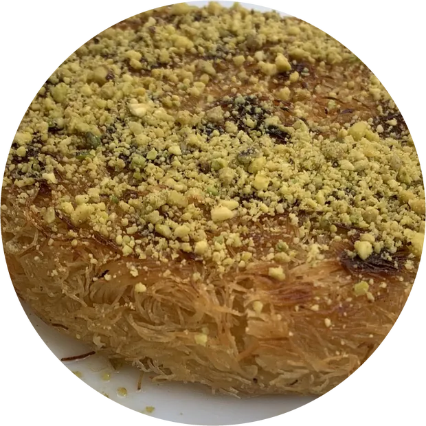 Knafeh couvert de pistache